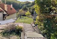 Umfassend saniertes Wohnhaus auf ca. 1.190 m² Grund mit XXL-Garten, Keller, Garagen, Ausbaupotenzial & ablösefreier Möblierung