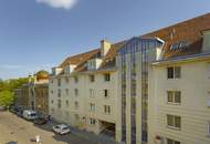 Nußwaldgasse - sanierungsbedürftige Neubaugarconniere mit separater Einbauküche zu verkaufen