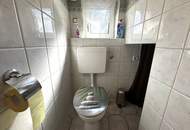 ***Schmuckes Einfamilienhaus in ruhiger Siedlungslage – Pool, Sauna, Werkstatt & großes Nebengebäude***