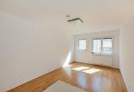 Großzügige Familienwohnung oder 3er WG Wohnung mit Balkon