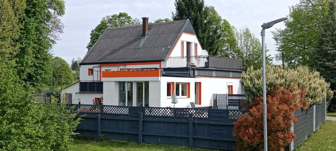 Stilvolles Einfamilienhaus mit großem Garten + Optionaler Baugrund