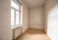 ***NEU*** Well-Maintained 3-Room Apartment in a Grand Historic Building – Top Location!