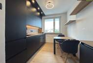 Teilsanierte 3-Zimmer-Wohnung im 1. Obergeschoss mit großzügiger Loggia