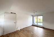 Erstbezug !! Traumhafte Doppelhaushälfte , Wohnkeller mit Garten und 2 Stellplätzen!