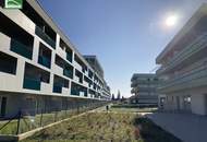 Genießen Sie die riesige Terrasse (teilweise überdacht) mit Panoramablick unbefristete Miete möglich, Stellplatz verfügbar!