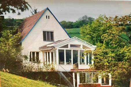 TRAUMGRUNDSTÜCK - 3000 m² völlige IDYLLE mit renovierungsbedürftigem LANDHAUS !