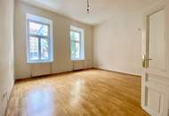 SANIERUNGSBEDÜRFTIGE HELLE WOHNUNG IM KLASSISCHEN ALTBAU