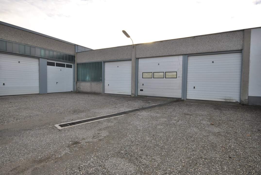 Provisionsfrei von Privat! 110 m² Halle im Gewerbepark Ost in Enzenreith zu vermieten!