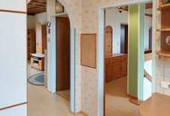 Landhaus Engelhartstetten- zwei Wohnungen, großes Grundstück- zusätzlicher Neubau möglich