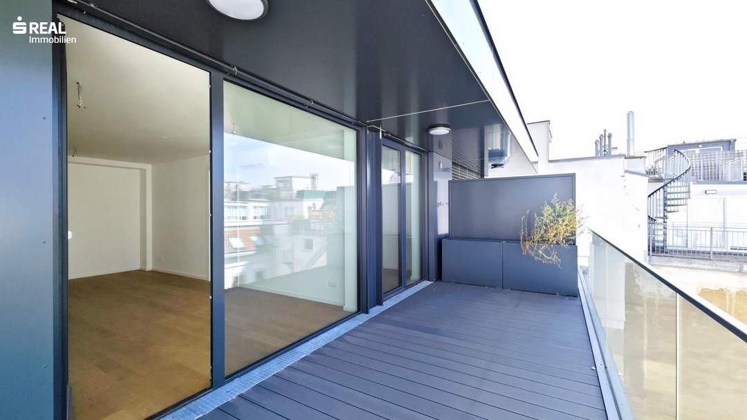 HOCHWERTIGE 2-ZIMMER DG WOHNUNG AM NASCHMARKT