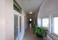 Schmuckes Häuschen mit kleinem Garten und Zufahrt