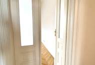 Da ist er – Ihr Wiener Wohntraum! Altbaujuwel im letzten Stock mit Balkon & Klima – jetzt zugreifen!