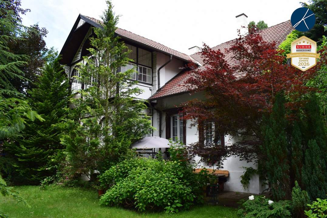 Zum Verkauf wird eine ca. 130 Jahre alte Jugendstilvilla mit 10 Zimmer in Edlitz geboten!