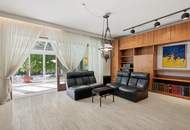 Imposante Landhausstil-Liegenschaft eingebettet in einem idyllischen Gartenparadies mit Schwimmteich und Grünbestand