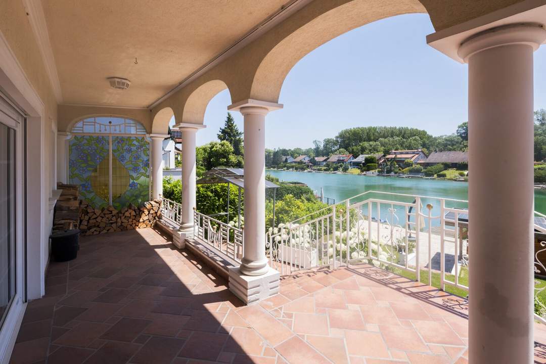 Ein Hauch von Dolce Vita – Großzügiges Einfamilienhaus mit Privatseezugang