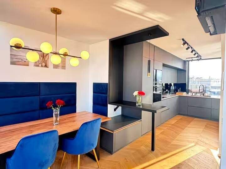 +++Erstbezug lichtdurchflutete 4-Zimmer Dachgeschosswohnung mit Wienblick und Bergblick + Terrasse- NESTROYPLATZ