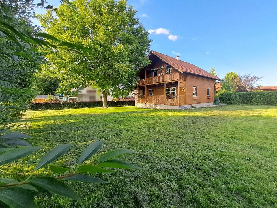 Nachhaltig wohnen – Vollholzhaus mit Top-Raumaufteilung