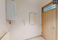 | 3 ZIMMER | LICHTDURCHFLUTET | VIEL POTENTIAL |