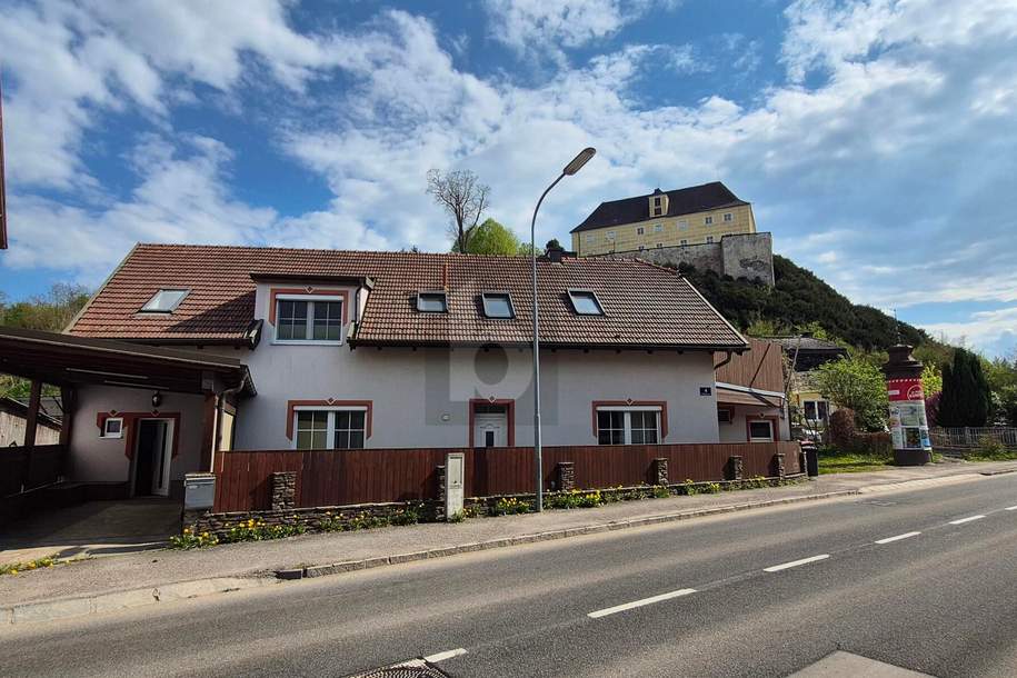 SELTENE GELEGENHEIT: ZWEIFAMILIENHAUS MIT TERRASSE & SCHLOSSBLICK ? OBEN WOHNEN, UNTEN GESTALTEN, Haus-kauf, 270.000,€, 3100 Sankt Pölten(Stadt)