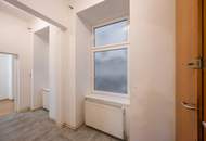 **Hannovermarkt** Renovation Opportunity: Charming 3-Room Period Apartment with Balcony and Airbnb Potential