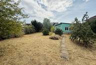Entzückendes Einfamilienhaus mit Naturgarten, Nebengebäude und Carport