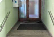 Sanierungsbedürftige 2,5-Zimmer-Wohnung beim Kinzerplatz