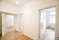 Erstbezug: Traumhafte 5-Zimmer Altbauwohnung mit Balkon beim Rochusmarkt