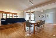 Sie brauchen viel Platz? Wir haben die Lösung. Sanierungsbedürftiges Architektenhaus in bester Lage.