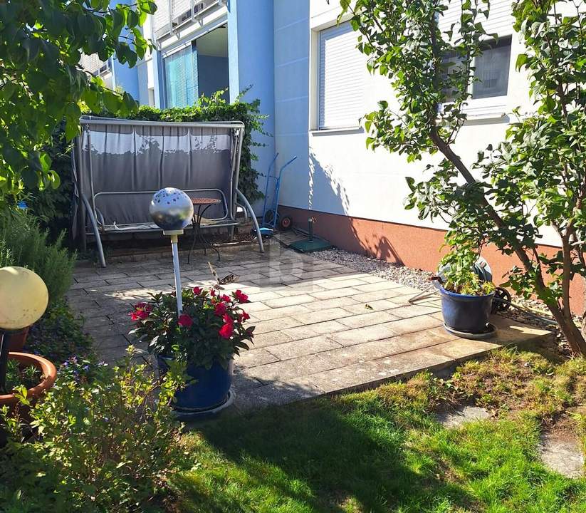 GARTENGENUSS MIT ZWEI TERRASSEN - LOGGIA - TIEFGARAGENPLATZ