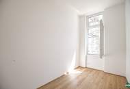 Erstbezug: Traumhafte 5-Zimmer Altbauwohnung mit Balkon beim Rochusmarkt