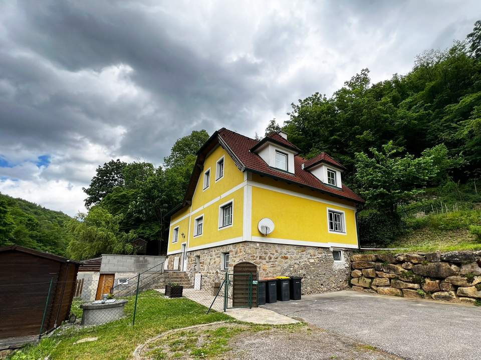 Saniertes &amp; möbliertes Einfamilienhaus in ALLEINLAGE im südlichen Waldviertel!