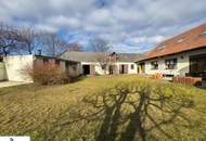 DREIKANTHOF IN ZENTRALER GRÜNLAGE - 1.300 m² Grundfläche - 180 m² Scheunen