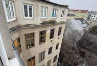 Bieterverfahren: Bestandsfreies Zinshaus im 15. Bezirk - sanierungsbedürftig
