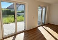 Neuwertiges Doppelhaus mit Garten