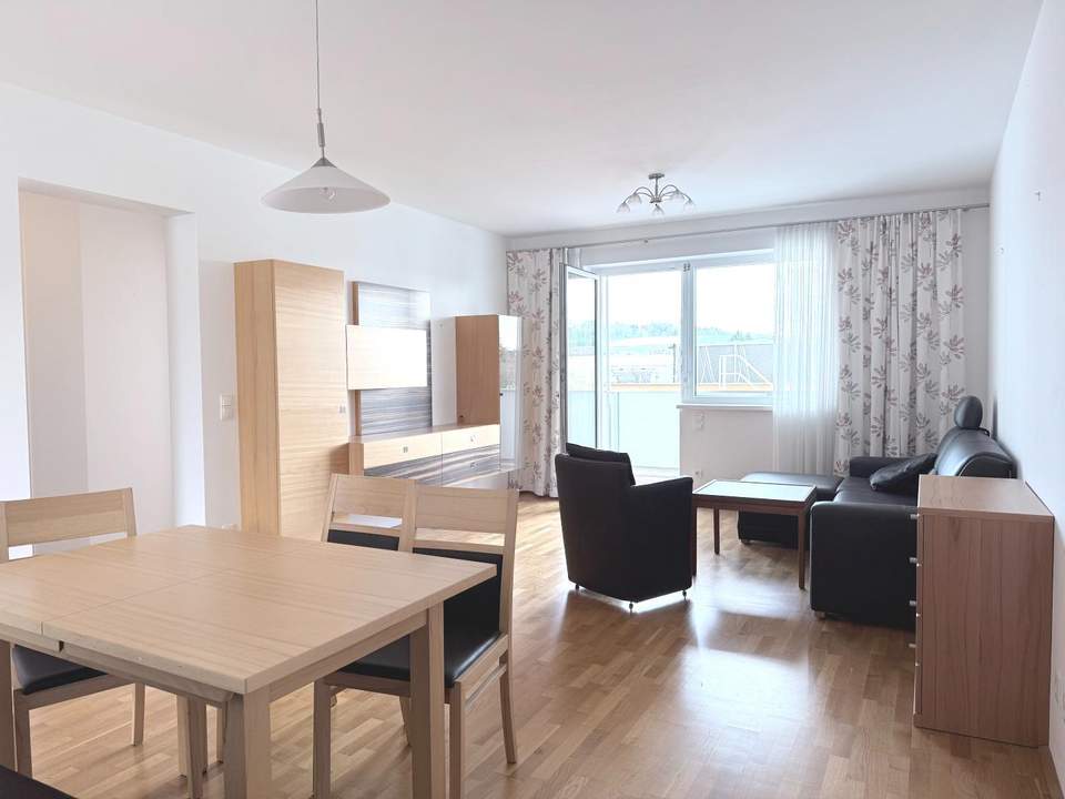 Top Möblierte 3 Zimmerwohnung * Loggia * Tiefgarage