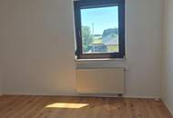Sonnige 3 Zimmer Wohnung mit Balkon und Garage!