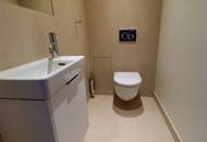 Moderne 4-Zimmer-DG-Wohnung mit hofseitigem Balkon