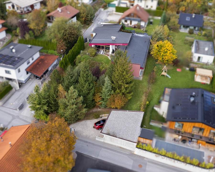 NEU! Raum für heute – Potenzial für morgen: Villa mit großem Baulandgrundstück