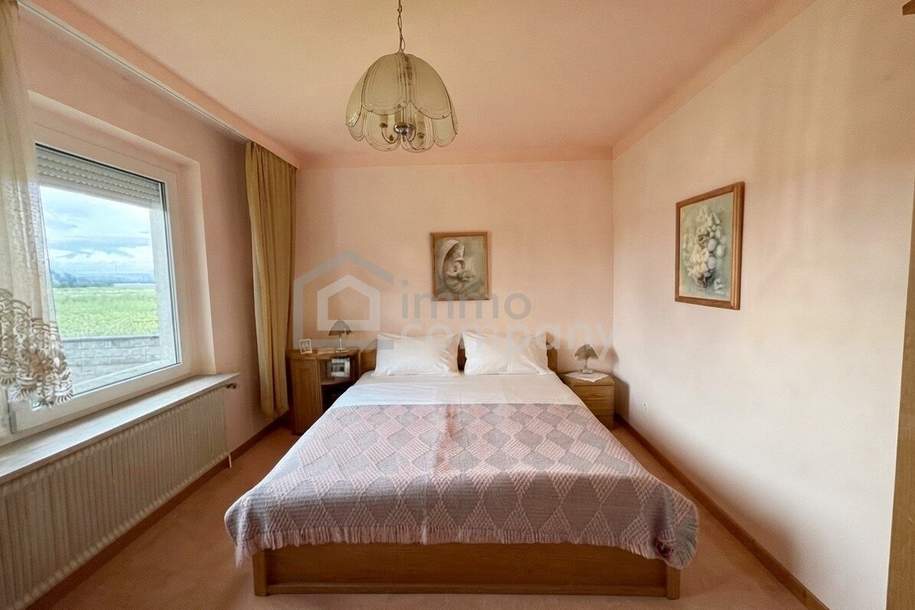 Großzügiges Mehrfamilienhaus mit Garten, Terrasse &amp; 3 Garagen in Marchegg um 620.000€, Haus-kauf, 620.000,€, 2294 Gänserndorf