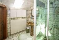 Großzügiges Ein-/Zweifamilienhaus mit ausgebautem Dachgeschoss, zwei Garagen und Garten in Paudorf