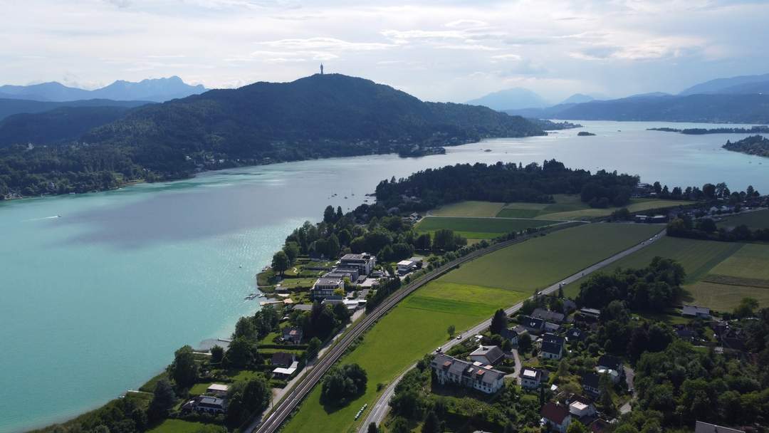 Einzigartiges Grundstück mit wunderschönem Blick über den Wörthersee (Provisionsfrei)