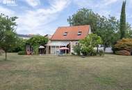 Liebevolles Anwesen mit Atelier auf traumhaft schönem Eigengrund - 59,17m² Wohnhaus plus 58,84m² modernisierte Scheune!