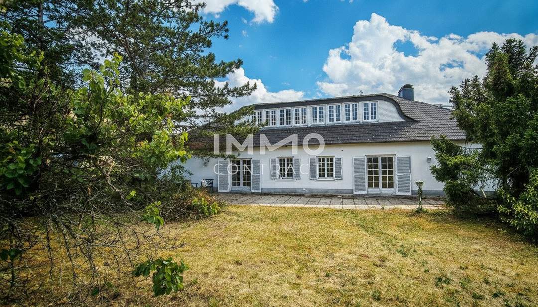 Repräsentatives Einfamilienhaus mit Einliegerwohnung und Entwicklungspotenzial auf 1,116 m2 Grundstück