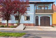Landhaus Engelhartstetten- zwei Wohnungen, großes Grundstück- zusätzlicher Neubau möglich