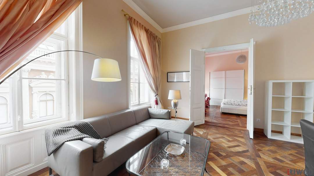 Unbefristet! ELEGANTE ALTBAUWOHNUNG, komplett möbliert, schönes Haus, hofseitiger Balkon, TOP LAGE!