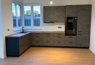 Hochmodernes Seehaus, Bungalow, 3 Zimmer, mit Garten und Terrasse, nur 4 Gehminuten vom Neufelder See entfernt