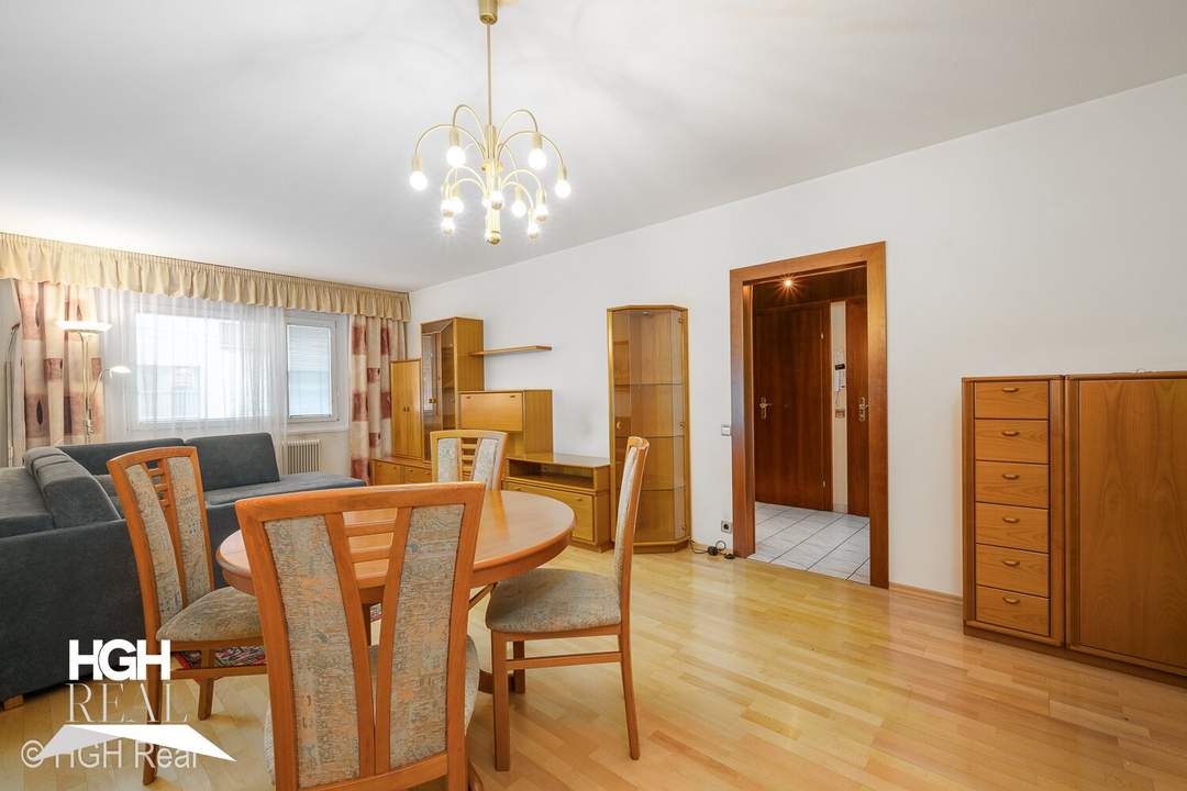 U3 Hütteldorfer Straße/Johnstraße: Top-geschnittene 3-Zimmer Wohnung mit verglaster Loggia im 1. Liftstock