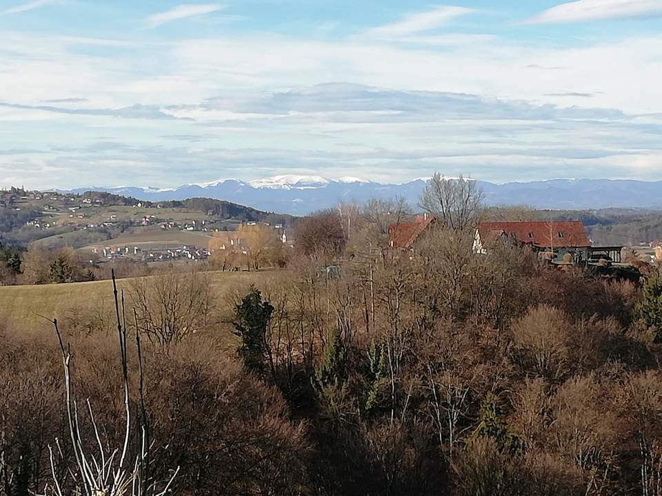 *Einzigartige Lage mit atemberaubender Fernsicht*