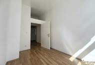 BACKSTEINBAU MIT HAUSCHARAKTER FRISCH SANIERTE 4-ZIMMER FAMILIENWOHNUNG, SOFORT BEZUGSFERTIG