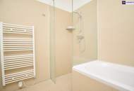 Charmante Dachgeschosswohnung mit viel Licht und luftiger Raumhöhe! Innenhof-Süd-Ausrichtung! Top Anbindung! Ab sofort verfügbar!